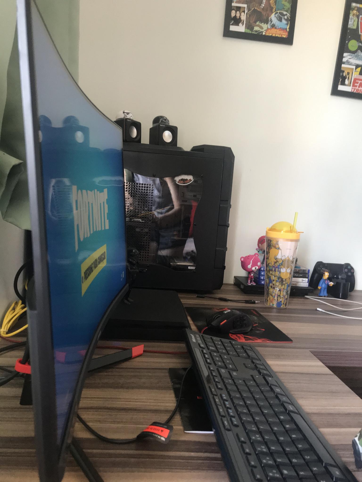 Monitor Warrior Kai 24 Pol. Gamer Curvo 144HZ - MN101