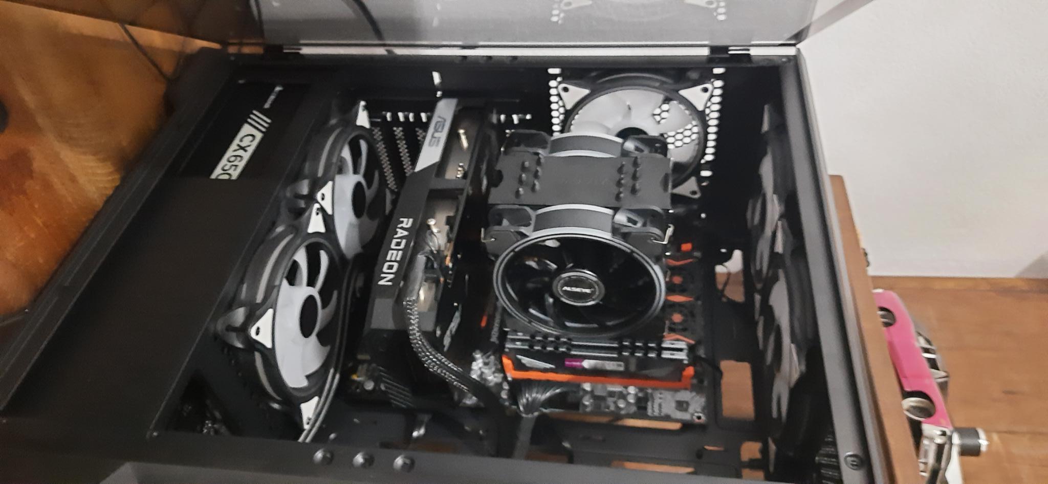 PC Travando em vídeos em tela cheia - Computador congelando - Clube do  Hardware