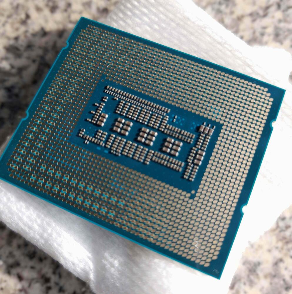 cpu3.thumb.jpg.dced55f0019947e1f35779aa20b30e25.jpg