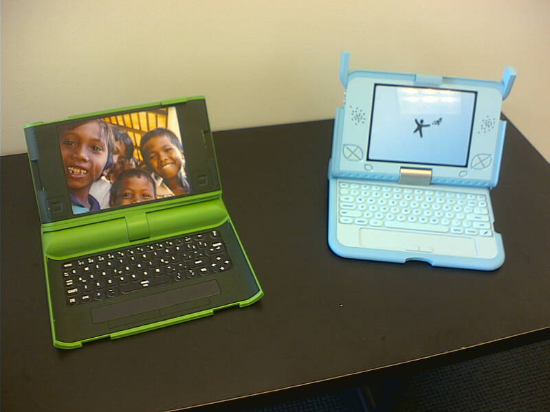 Fotos dos Primeiros Protótipos Funcionais do Laptop de US$ 100