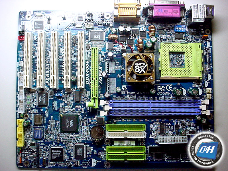 Placa-Mãe Gigabyte GA-7VAXP-A Ultra