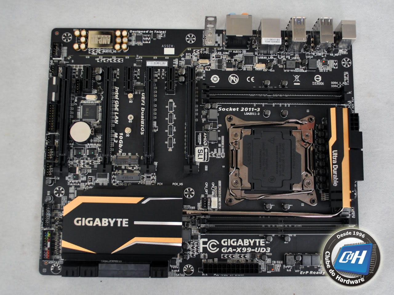 Placa-mãe Gigabyte X99-UD3