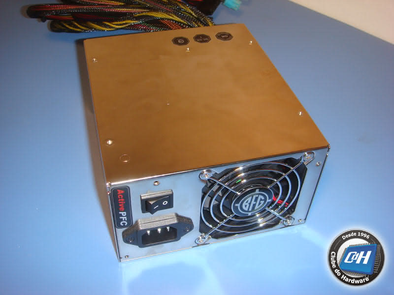 Teste da Fonte de Alimentação BFG 800 W Teste da Fonte de Alimentação BFG 800 W