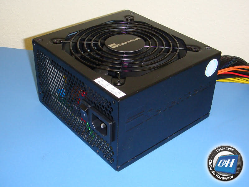 Teste da Fonte de Alimentação Seventeam ST-650P-AF Teste da Fonte de Alimentação Seventeam ST-650P-AF