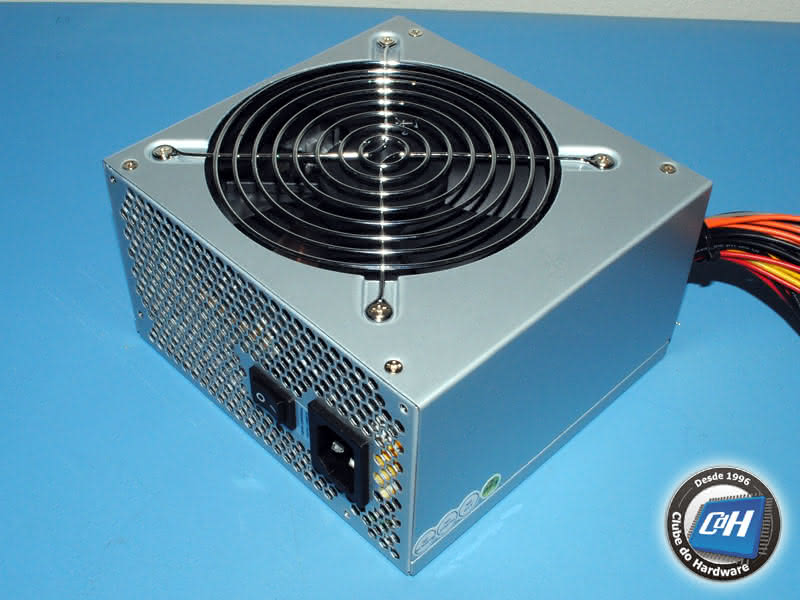Teste da Fonte de Alimentação Akasa Essential Power 300 W Teste da Fonte de Alimentação Akasa Essential Power 300 W