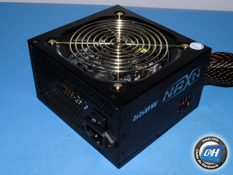 Teste da Fonte de Alimentação Enermax NAXN 82+ 550 W Teste da Fonte de Alimentação Enermax NAXN 82+ 550 W