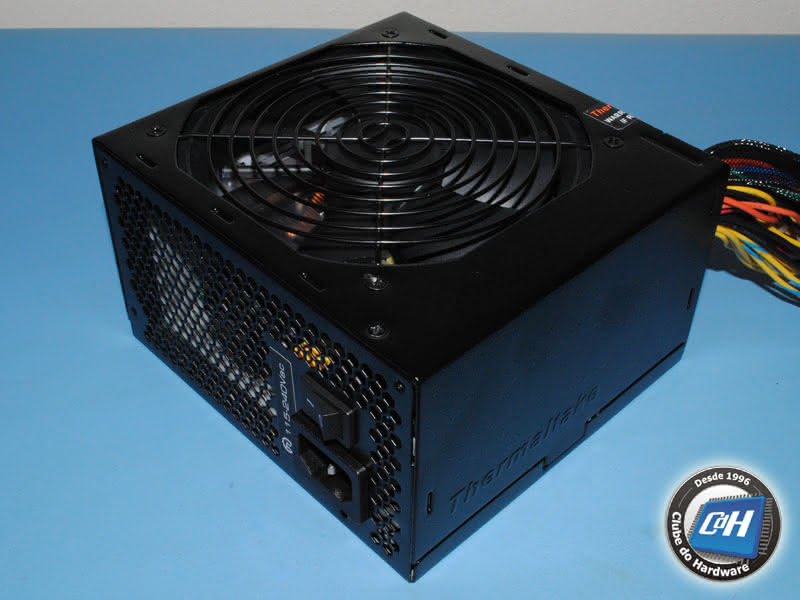 Teste da Fonte de Alimentação Thermaltake Smart 730 W