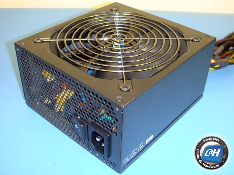Teste da Fonte de Alimentação Tuniq Potency 750 W Teste da Fonte de Alimentação Tuniq Potency 750 W