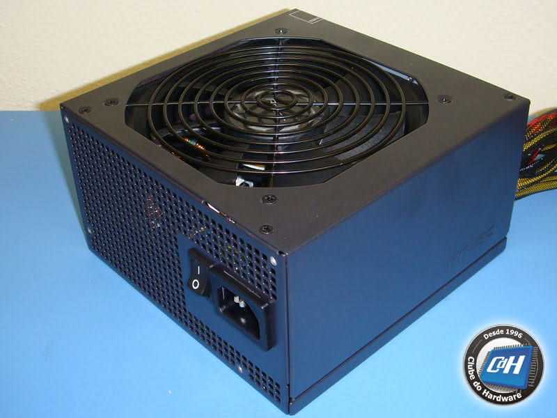 Teste da Fonte de Alimentação Antec TruePower New 750 W Teste da Fonte de Alimentação Antec TruePower New 750 W