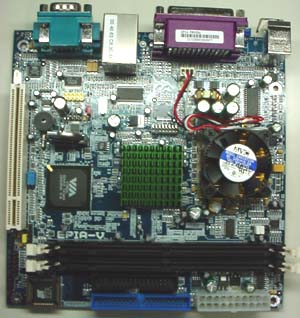 Placa-Mãe VIA EPIA-V (C3 800 MHz)