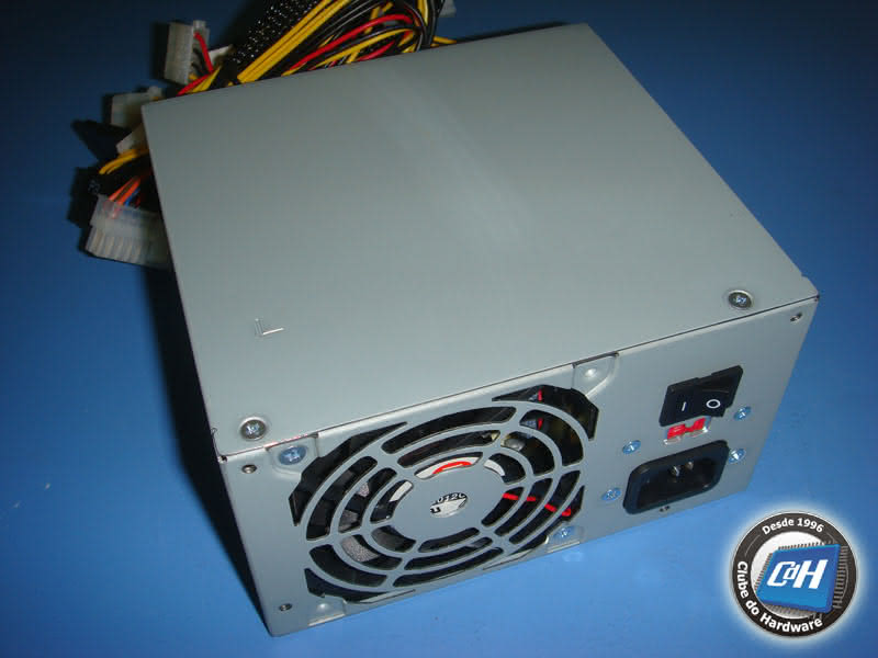 Teste da Fonte de Alimentação Cooler Master eXtreme Power Plus 460 W (RS-460-PMSR-A3) Teste da Fonte de Alimentação Cooler Master eXtreme Power Plus 460 W (RS-460-PMSR-A3)