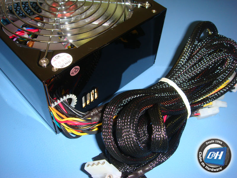 Fonte de Alimentação Huntkey V-Power 550 W