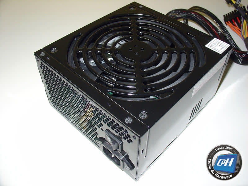 Fonte de Alimentação Thermaltake Toughpower 750 W (W0116RU)